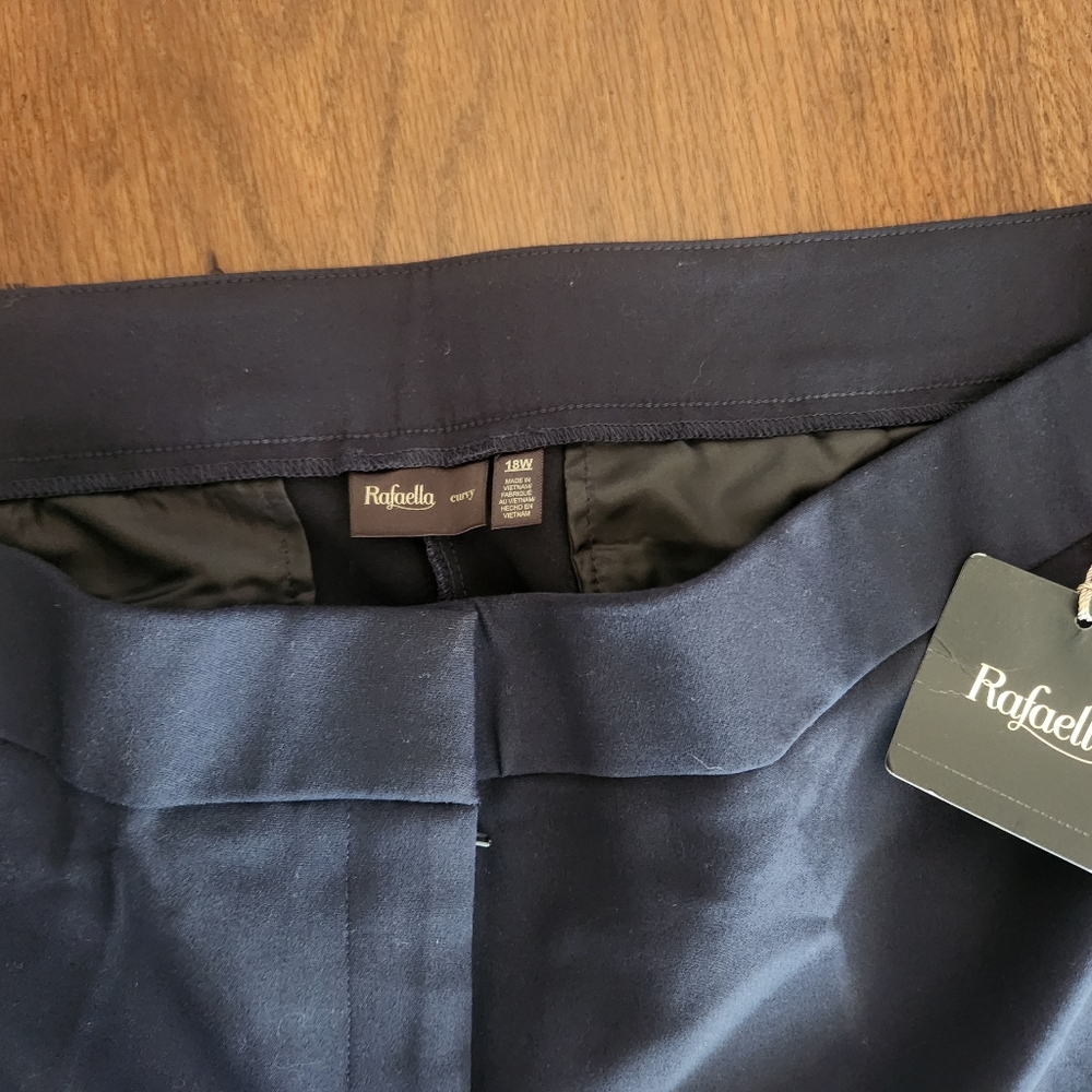 Lot of 3 Belk shorts NWT Rafaella, gently worn Kim Rogers and Bandolino 18W - Picture 10 of 16